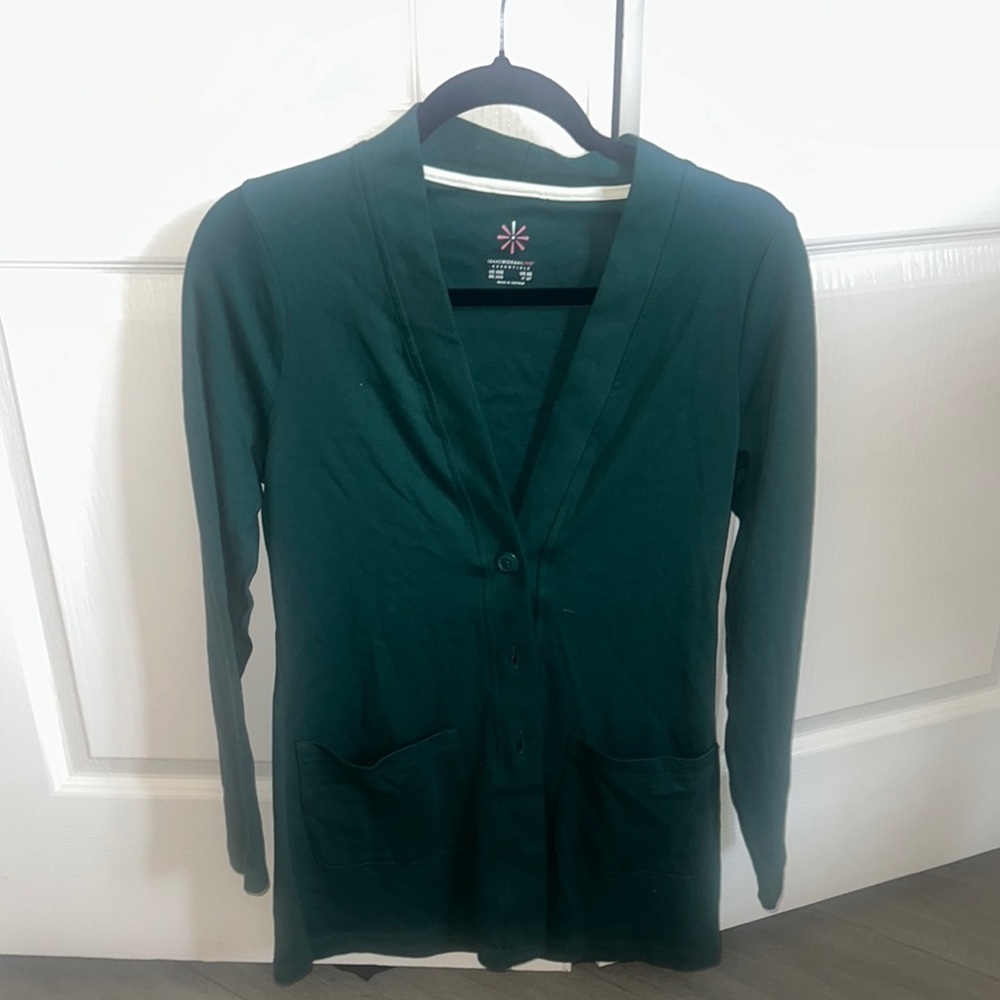 Women's Green Cardigan Sweater NWOT 
Issaac mizrah live essentials 
Size xxs